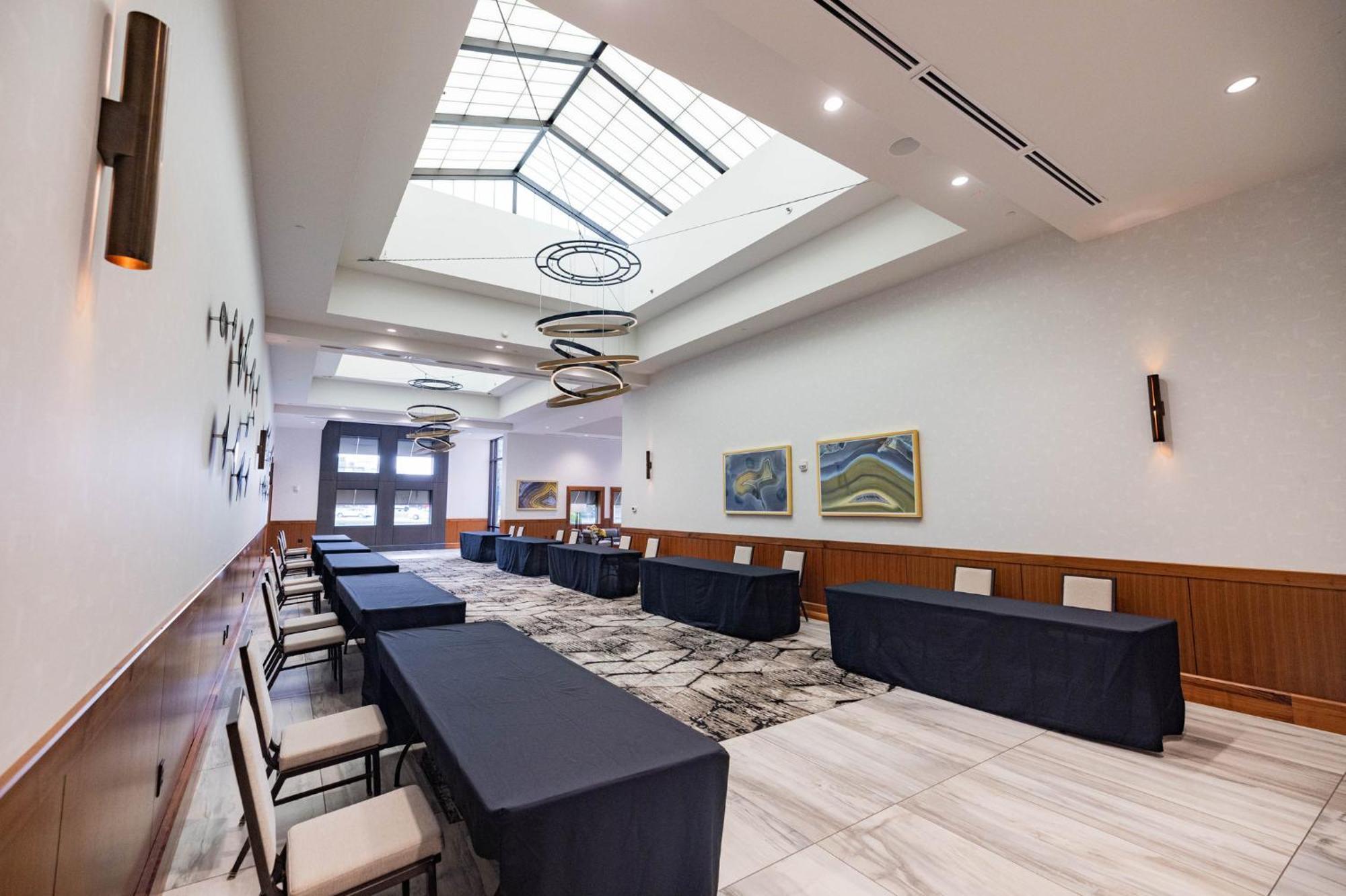 Crowne Plaza Lansing By Ihg Hotel Ngoại thất bức ảnh