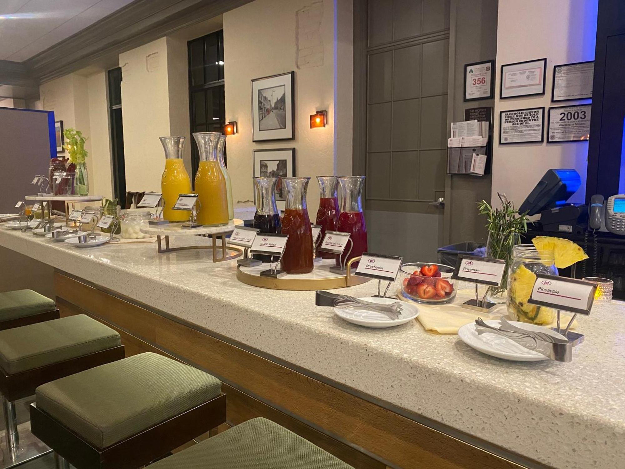 Crowne Plaza Lansing By Ihg Hotel Ngoại thất bức ảnh