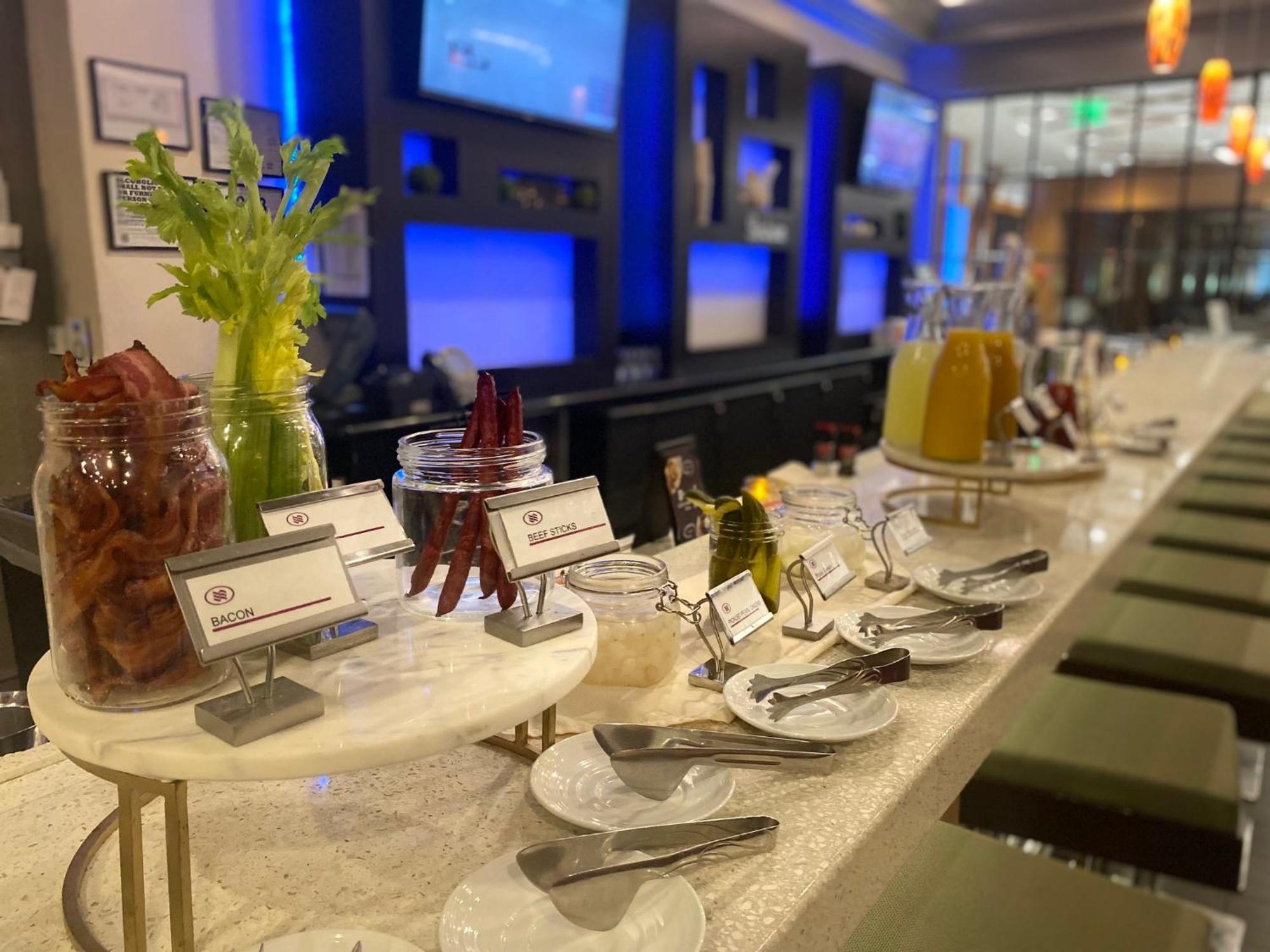 Crowne Plaza Lansing By Ihg Hotel Ngoại thất bức ảnh