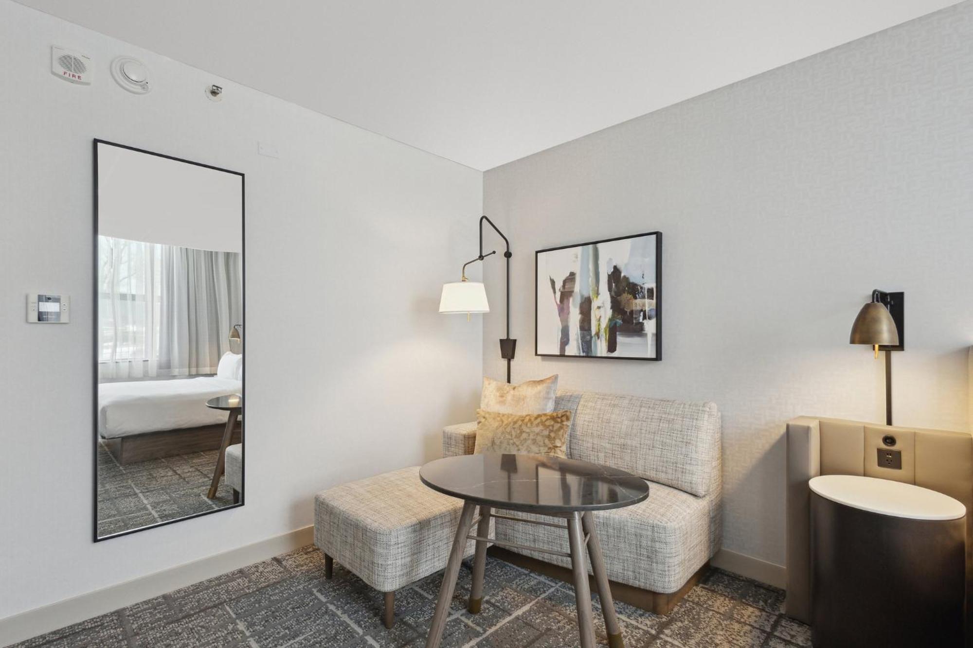 Crowne Plaza Lansing By Ihg Hotel Ngoại thất bức ảnh